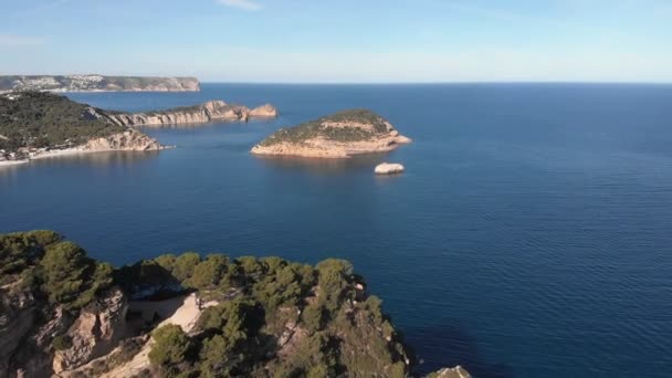 Cliffside Clear Blue Sea Water Drone Shot Spanish Rocky Coastline — Vídeo de Stock