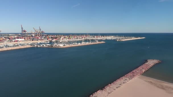 Puerto Valencia Con Yates Amarrados Embarcaciones Muelles Comerciales Astillero Con — Vídeos de Stock