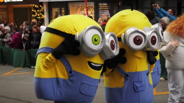 Disney Characters Parade Two Big Minions Toys Walking Street Calpe — Stock video