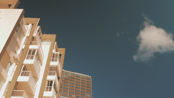 Tall Buildings Skyscrapers Blue Sky Fluffy Clouds Modern Architecture Buildings — Stok video