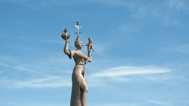 Transformando Monumento Imperia Konstanz Alemanha Contra Céu Azul Claro Konstanz — Vídeo de Stock