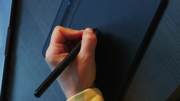 Close Graphic Digital Tablet Stylus Pen Vertical Video Female Hand — Stock Video