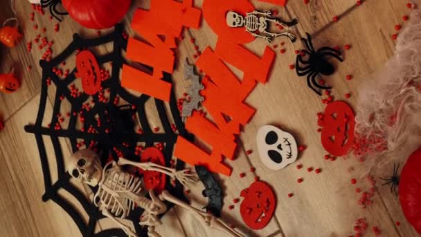 Feliz Halloween Decoraciones Halloween Sobre Fondo Madera Arañas Con Telarañas — Vídeo de stock