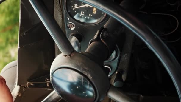 Рульове Колесо Спідометр Старого Ретро Радянського Автомобіля Вид Крупним Планом — стокове відео