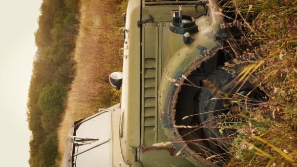 Oude Verlaten Russische Militaire Auto Het Veld Collectie Van Oude — Stockvideo