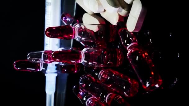 Pillole Bianche Fiale Medicinali Con Vaccino Rosso Farmaci Narcotici Siringa — Video Stock