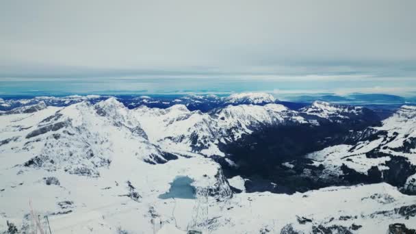 Kilátás Hegyek Völgyi Falu Titlis Engelberg Gyönyörű Svájci Alpokban Havas — Stock videók