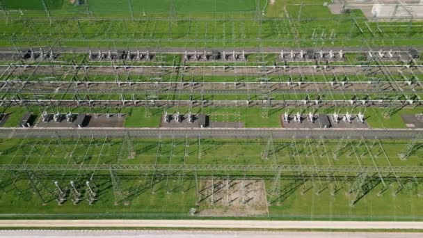 Subestação Elétrica Com Linhas Alta Tensão Fios Transmissão Distribuição Energia — Vídeo de Stock