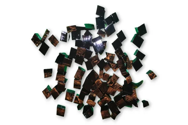 Beyaz üzerine kesilmiş bir sürü fotoğraf..