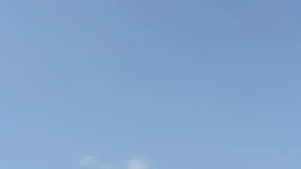 Bulutlu güzel mavi gökyüzü