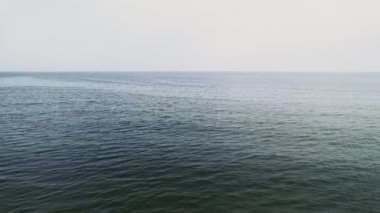 Bulgaristan 'ın Avrupa Turizmi Mevsiminde Yalnız Karadeniz Dalgaları