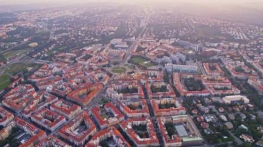 Prag Döner-Döner Günbatımı Yerleşim Alanına İniş Güneş Bulutlarını Açığa Çıkartıyor Avrupa