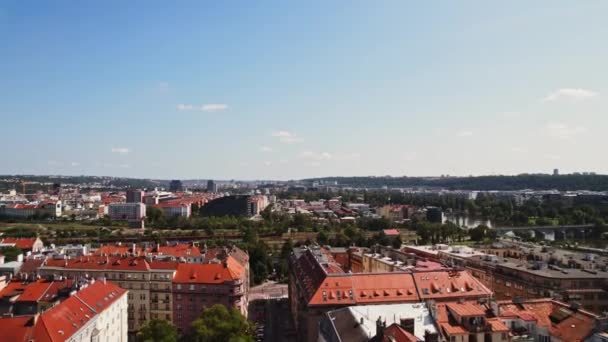 Praga Aumento Nella Stazione Ferroviaria Air Reveal River Edifici Moderni — Video Stock