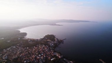 Karadeniz Tatil Köyü Sabah Sisi Rıhtım Gemileri Çok Aşağı Avrupa 'da