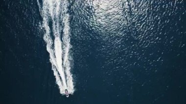 Jetski Binicisi Hızla Hızlanıyor Hızlı Düşüşlü Yaşam Tarzı Ada Okyanus Güneşli Hava Aracı