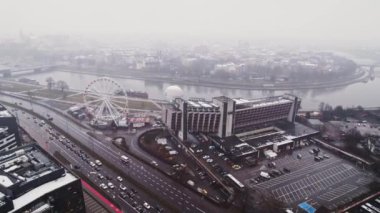 Krakow Polonya Kötü Hava Yağmurlu Hava Aracı Yörüngesi Forum Oteli Dönme Direksiyon Nehri Trafik Saati Avrupa Görüntüleri