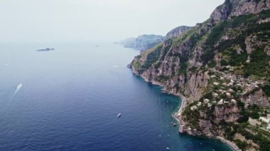Positano Sakin Hayat Uçurumu Sahil Kıyısı Uçurumları İtalya 'nın Avrupa Görüntüsünü Yattı