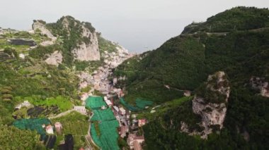 Amalfi Küçük Kasaba Sahil İtalya Avrupa Görüntülerini gözler önüne serdi