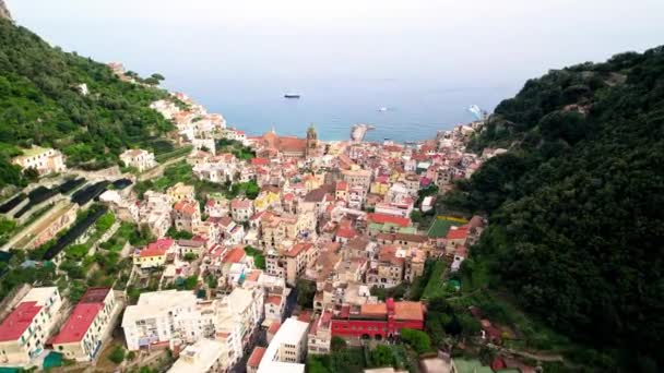 Amalfi Reveal Large Cliff Orbit Hyperlapse Italy Europe Footage — Stock Video
