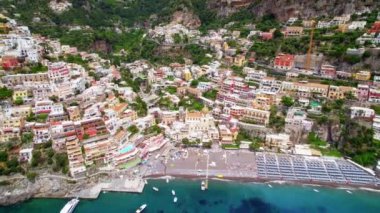 İtalya Canlı Yakınlaştır Positano Turizm Gemisi Rıhtımdan ayrıldı