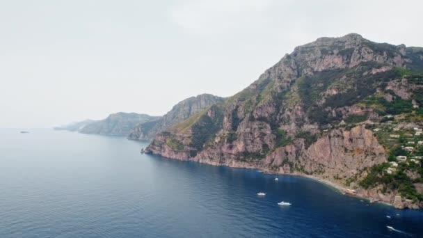 Italien Vibrant Timelapse Resa Sig Positano Shore Båtar Drönare Antenn — Stockvideo