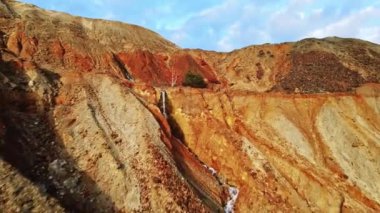 Kum Dunu Doğal Yaylar Dağ Bölgesi FPV Yakın Uçuş Dronu