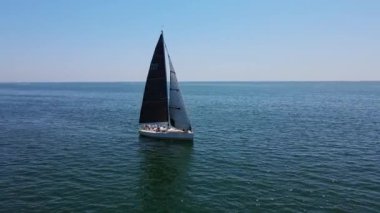 Tayfa Yörüngesi ile yelkenli Güzel Varna Karadeniz Sahil İHA 'sı