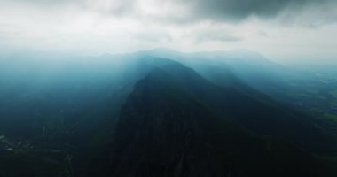 Doğal Yükseklik Küçük Köyler Dev Zirve Çevresindeki Dağ Yolları Sierra Vratsa Bulgaristan İnsansız Hava Aracı