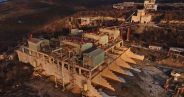 Sinema İnsansız Hava Aracı, Bulgaristan 'ın Kırsal Bölgesindeki Terk Edilmiş Ağır Metal Rafinerisi