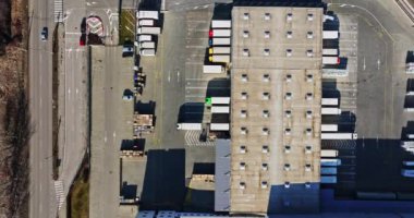 Yoksul Kırsal Bölgedeki Büyük Depo Sistemi Doğu Avrupa Havadan Yükselen İnsansız Hava Aracı