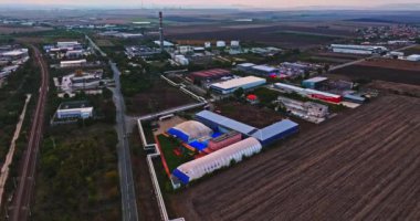 Çeşitli Depolarda Elektrik Santrali Spor Merkezi Banliyö Geliştirme Hava Artışı İnsansız Hava Artışı