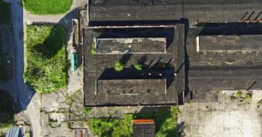 Kırsal alandaki depolama depoları Vibrant Yüksek İrtifa Hava Aracı Yükseliyor