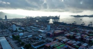 Çin 'in Shenzhen şehrindeki Yantian konteyner terminalinin hava görüntüsü.