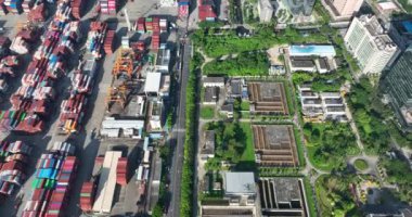 Çin 'in Shenzhen şehrindeki Yantian konteyner terminalinin hava görüntüsü.