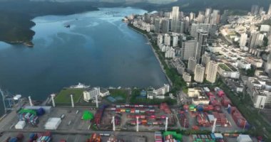 Çin 'in Shenzhen şehrindeki Yantian konteyner terminalinin hava görüntüsü.