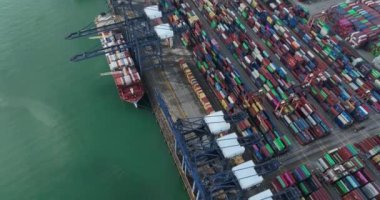 Çin 'in Shenzhen şehrindeki Yantian konteyner terminalinin hava görüntüsü.