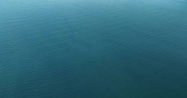 Güzel okyanus manzaralı dalgalı yüzey