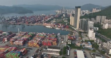 Çin 'in Shenzhen şehrindeki Yantian konteyner terminalinin hava görüntüsü.