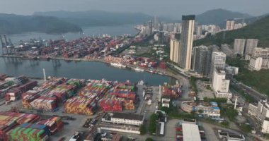 Çin 'in Shenzhen şehrindeki Yantian konteyner terminalinin hava görüntüsü.
