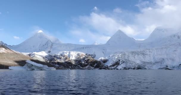 Beautiful View Mountains Lake Winter — Vídeo de Stock