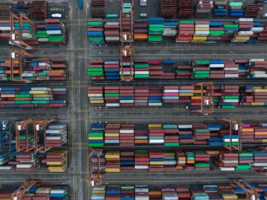 Shenzhen, Çin - 2022 dolaylarında Çin 'in Shenzhen kentindeki Yantian limanının havadan görünüşü