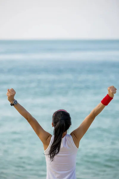 Young Successful Woman Open Arms Seaside — Stock Photo, Image