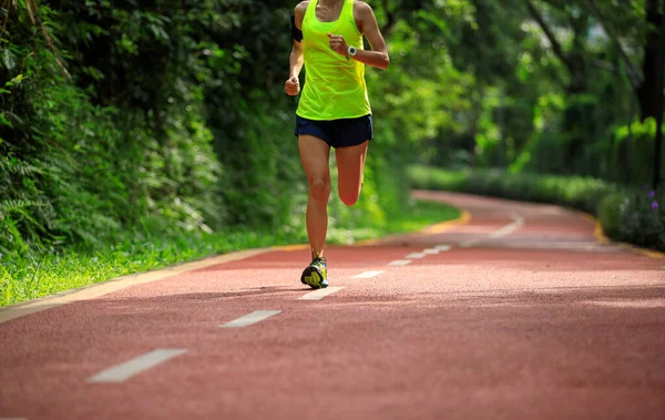 Fitness Žena Běží Slunné Tropické Park Stezka — Stock fotografie
