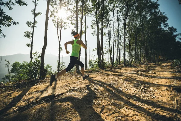 Woman Trail Runner Running Tropical Forest Mountain Peak — Stok fotoğraf