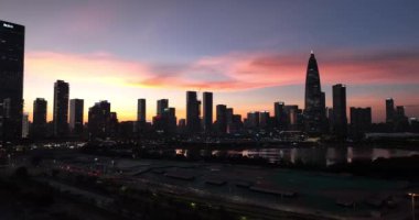 Shenzhen City, Çin 'de gün batımında hava manzarası
