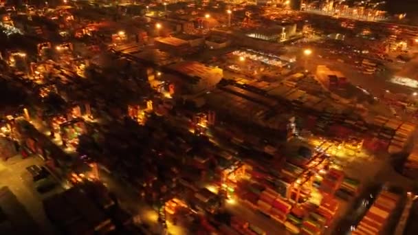 Αεροφωτογραφία Του Τερματικού Σταθμού Εμπορευματοκιβωτίων Νύχτα — Αρχείο Βίντεο