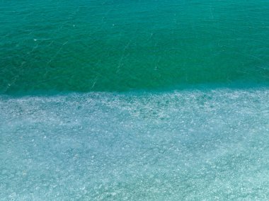 Tibet, Çin 'deki güzel göl manzarası.