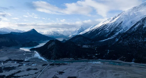Veduta Aerea Bellissime Montagne Innevate Lago Tibet Cina — Foto Stock