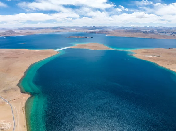 stock image Aerial view of beautiful lake landscape in Tibet,China