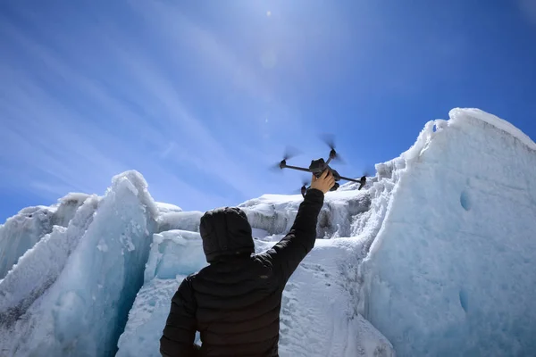 Πετώντας Drone Μεγάλο Υψόμετρο Βουνά Παγετώνα — Φωτογραφία Αρχείου